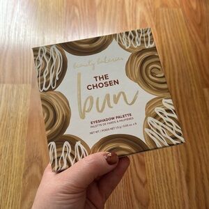 Beauty Bakeries - The Chosen Bun Eyeshadow Palette